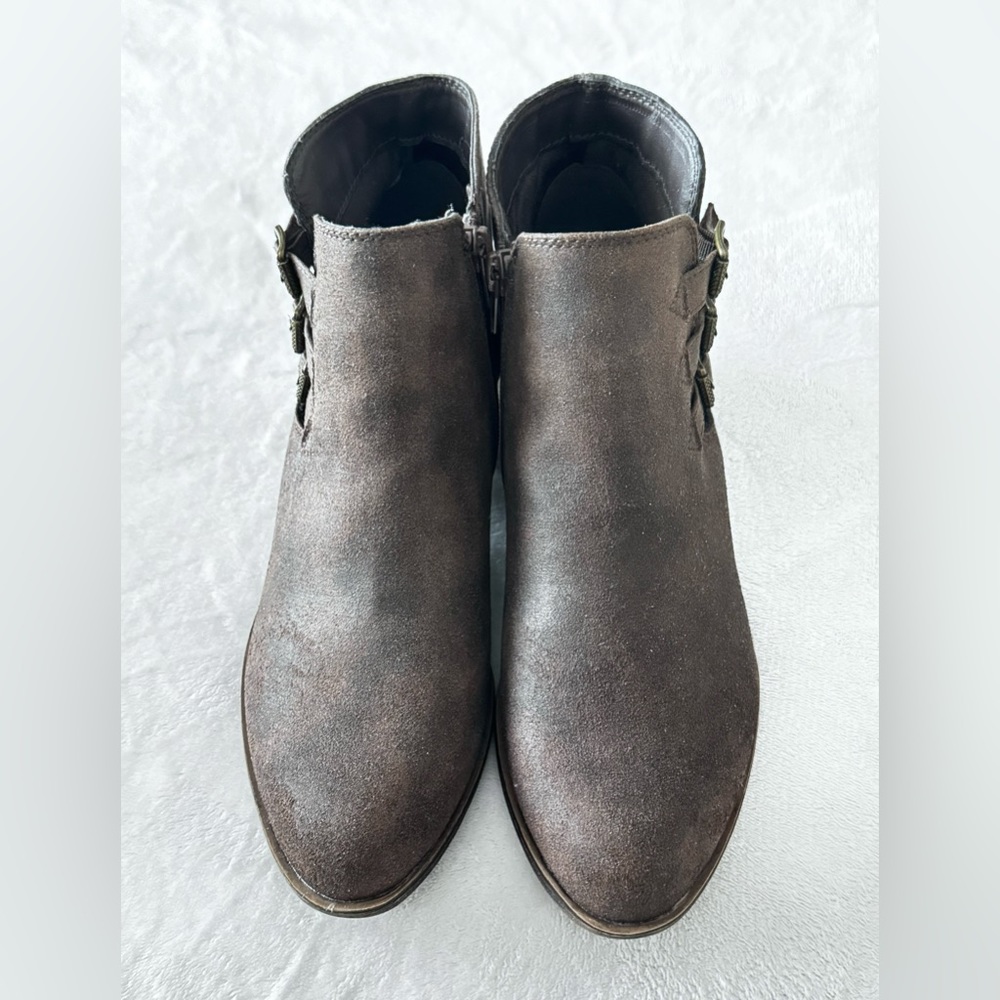 Brown Ankle Bootie 9.5M